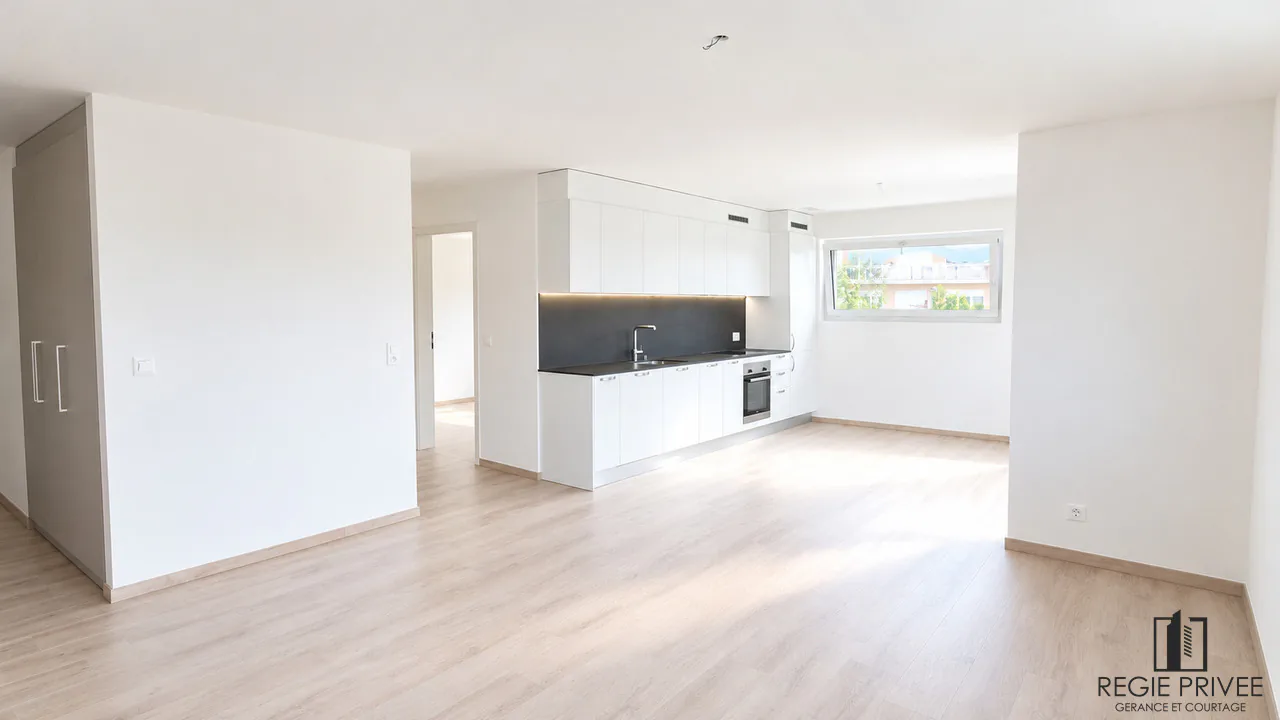 Appartement de 2.5 pièces au 1er étage avec balcon