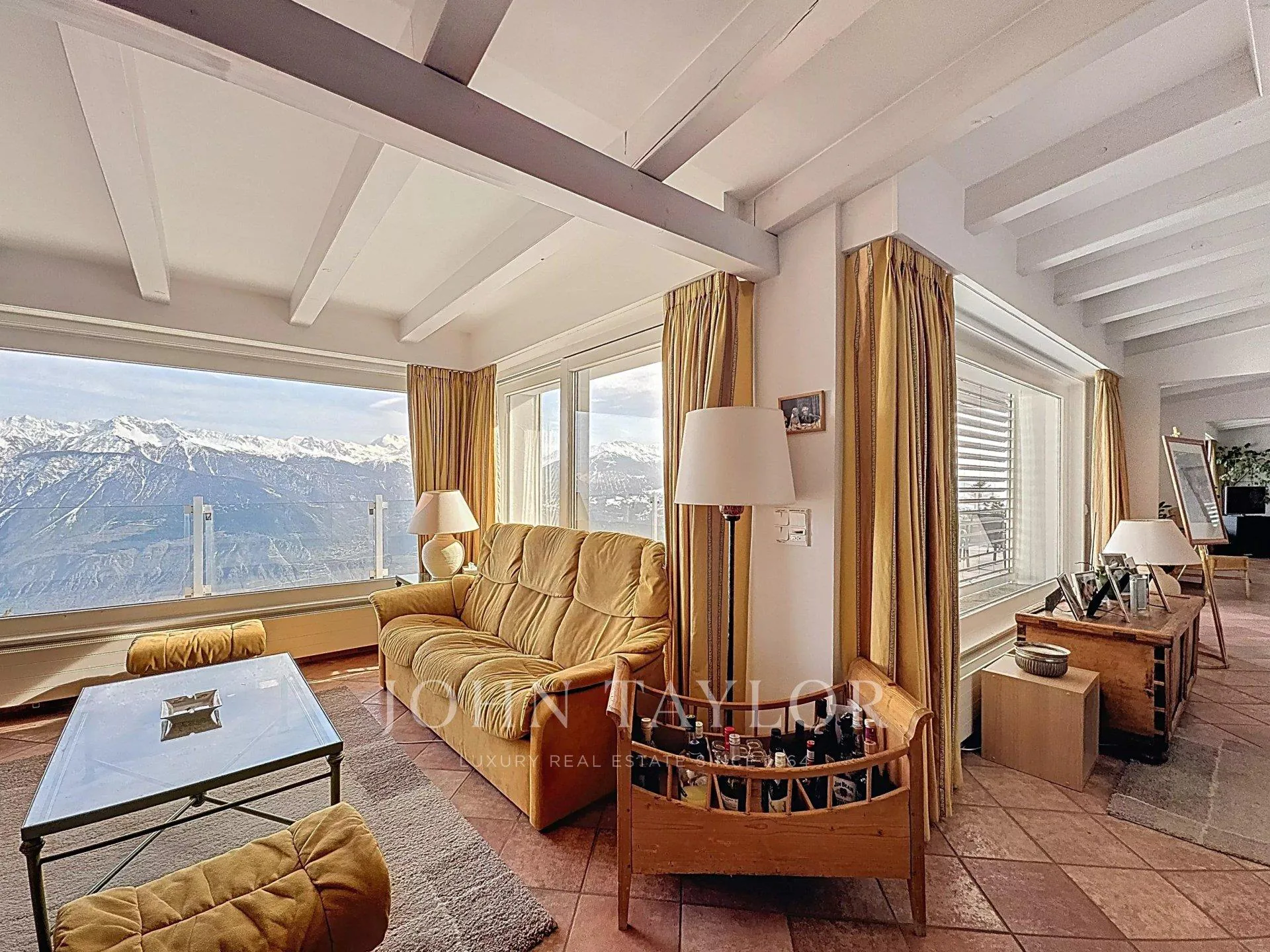 6018. Chalet neuf. Magnifique vue
