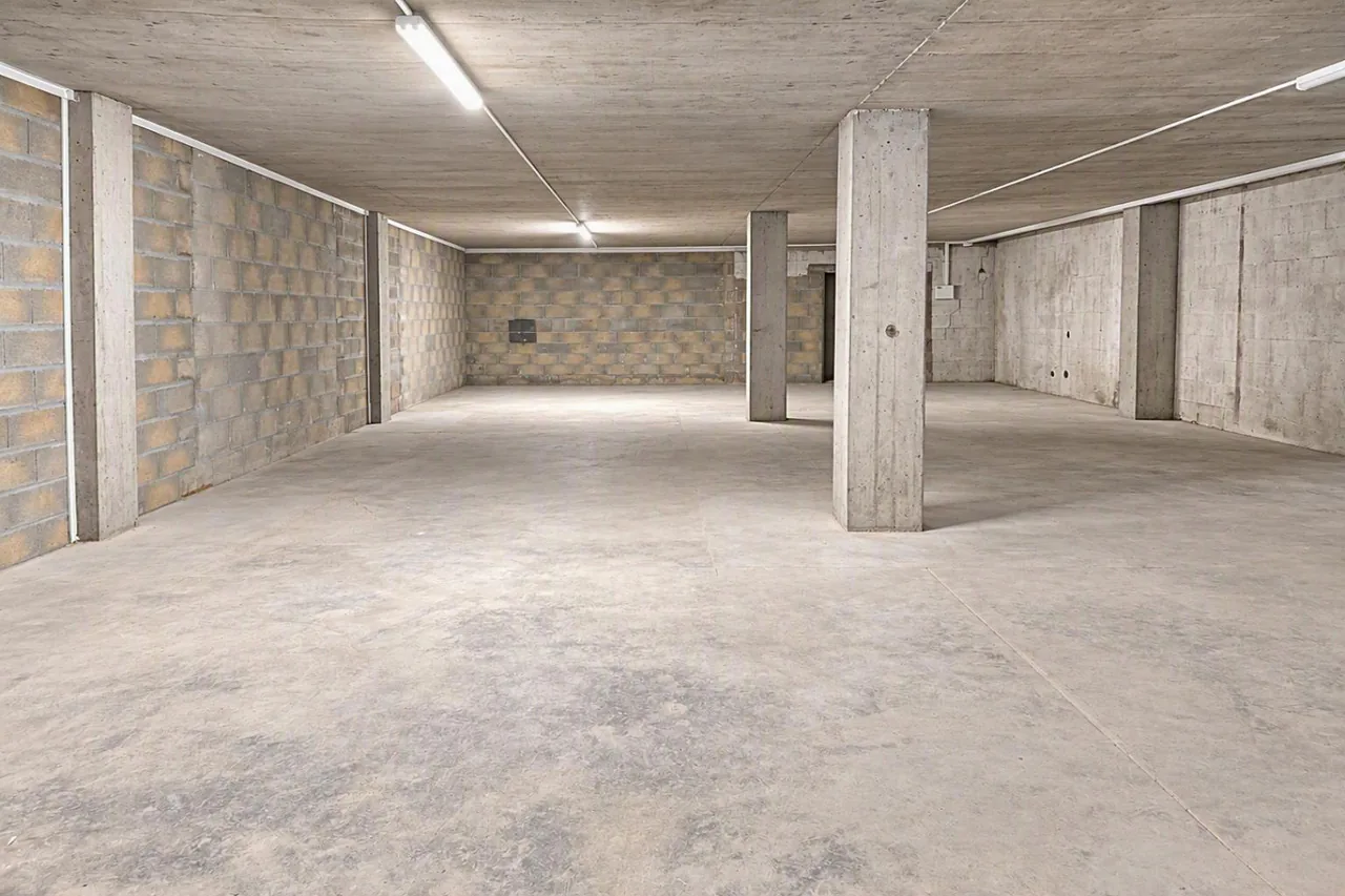 Flexible lease - 143m2 deposit - Loading and unloading platform