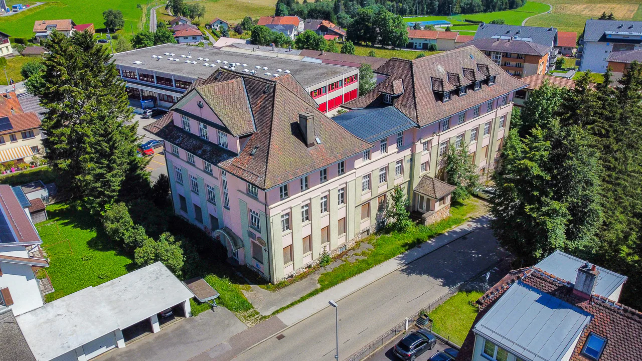 Historisches Industriegebäude im Herzen von Ste-Croix