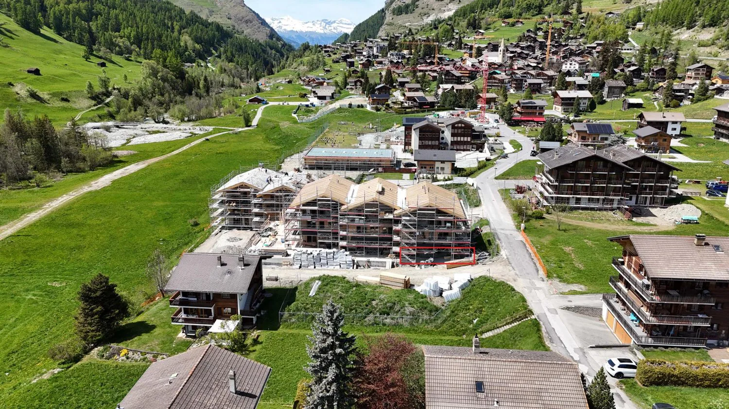 Prachtvolles Erdgeschoss-Reihenhaus mit 4.5 Zimmern in Evolène