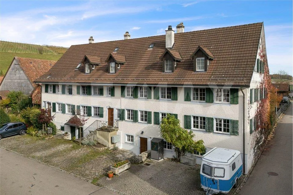 Living with style and a far-reaching view - Welcome to your new home! (Bank-checked)