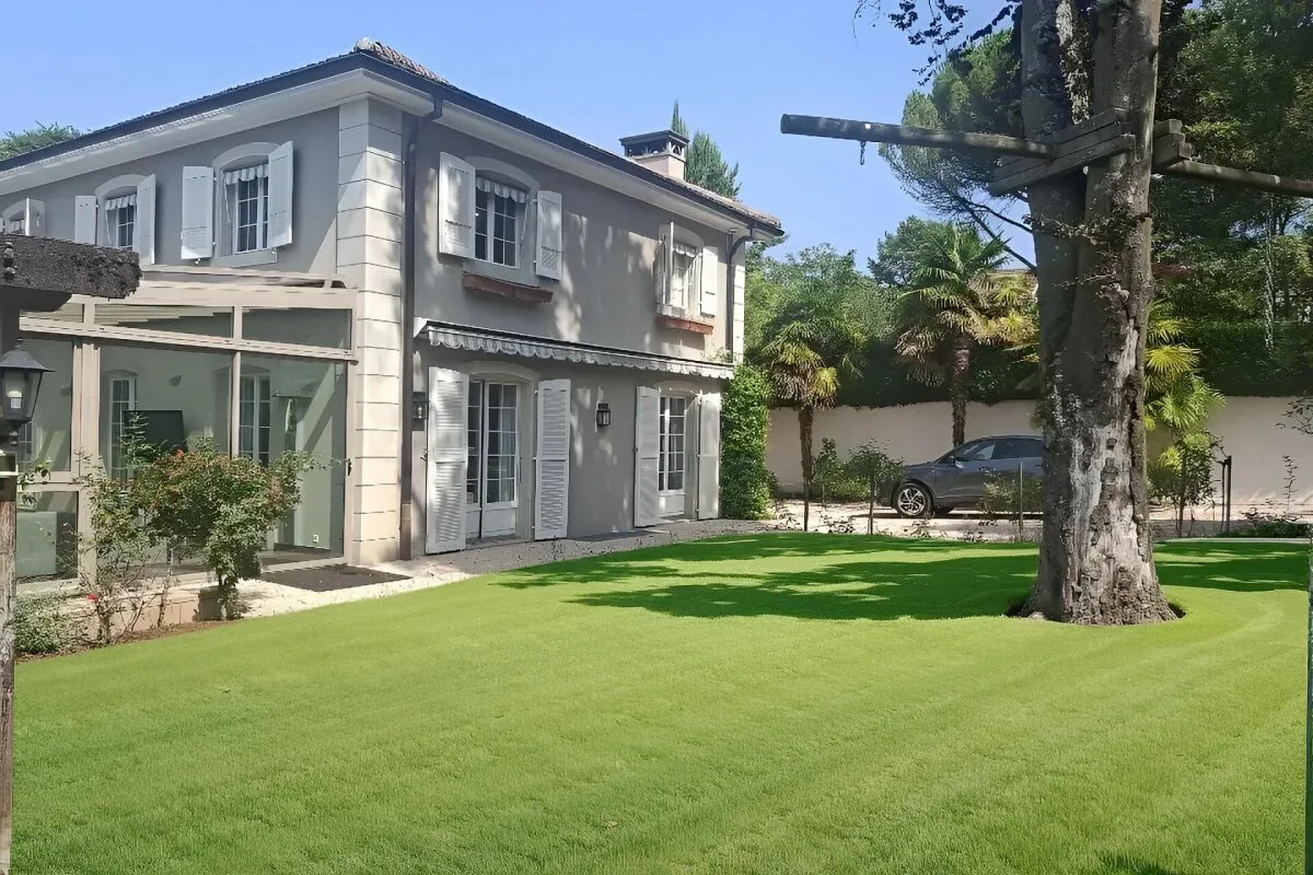 Zu vermieten - Prächtiges Einfamilienhaus mit Pool in Collonge-Bellerive