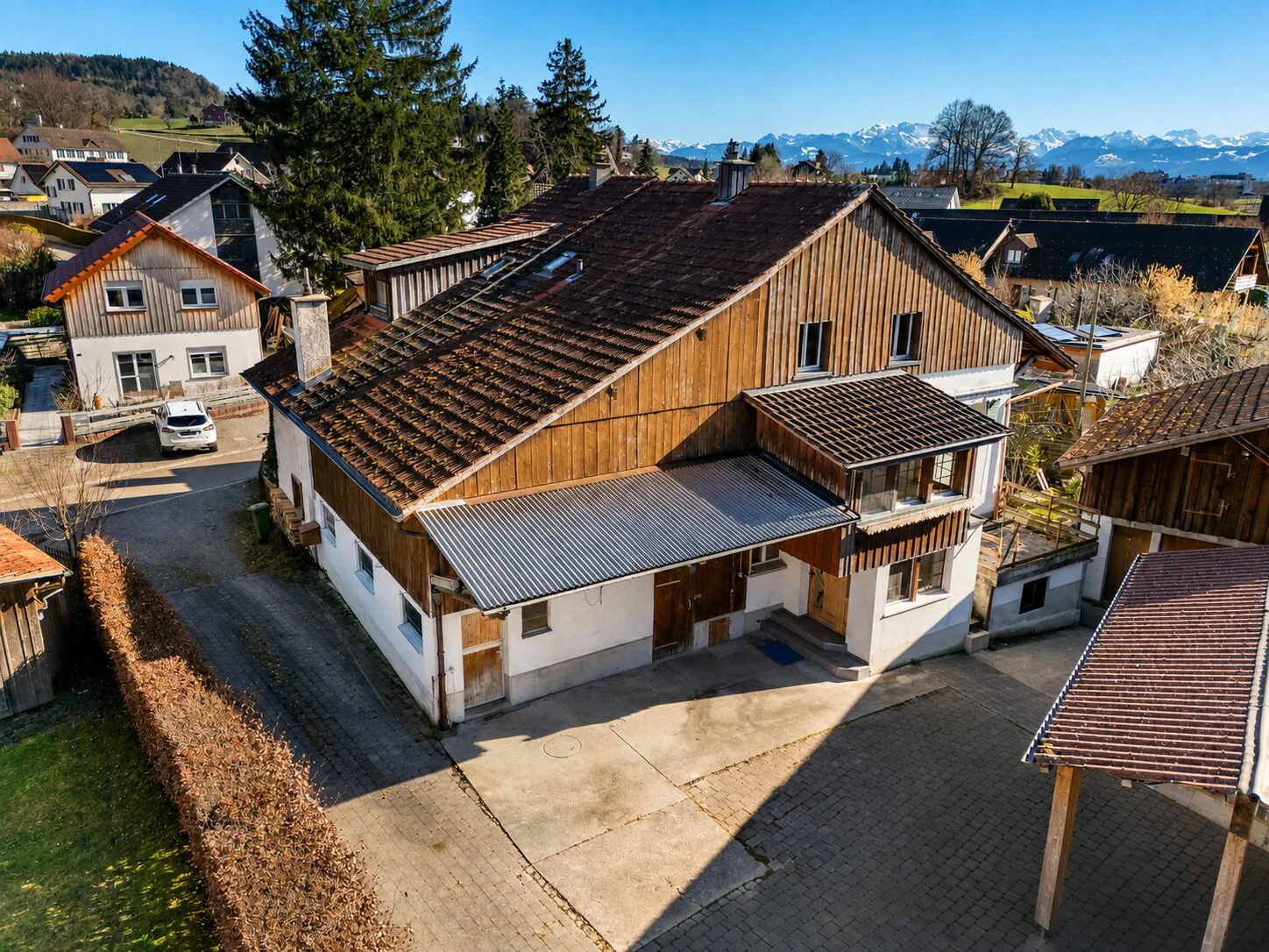 Casa con vista sul lago e sulla montagna e offerta di spazio generosa