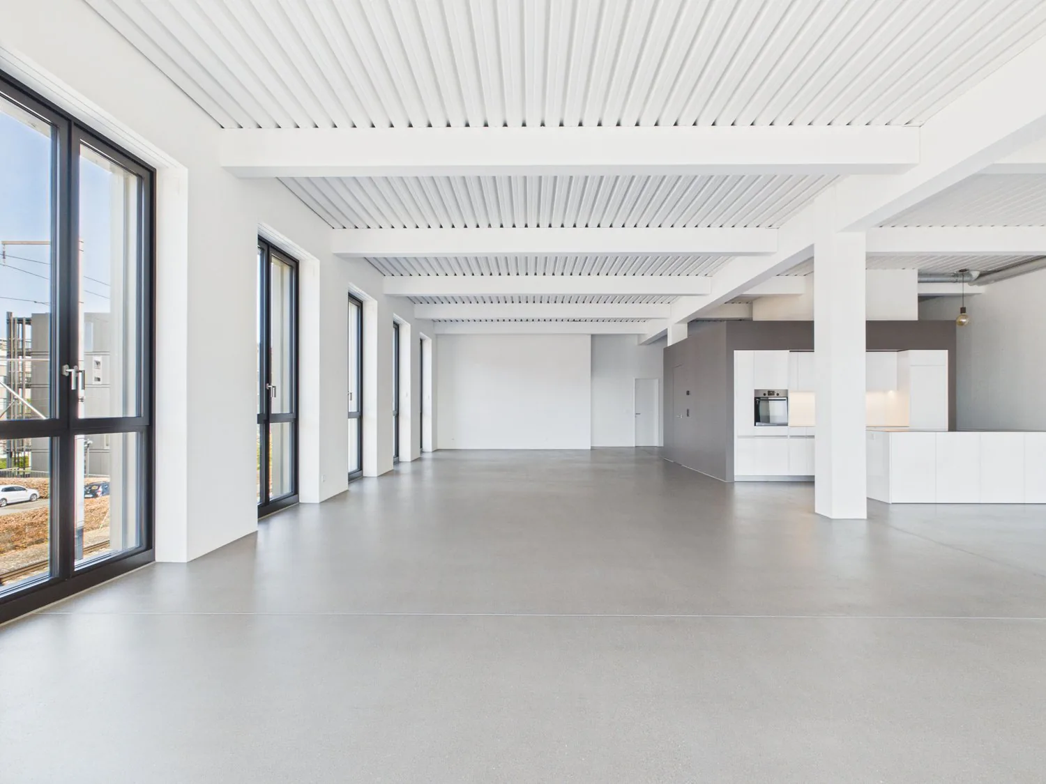 Modern 4-room loft apartment near Westside