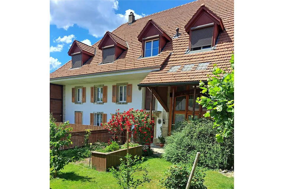 Immeuble d'appartements avec amour pour le charme des anciens bâtiments