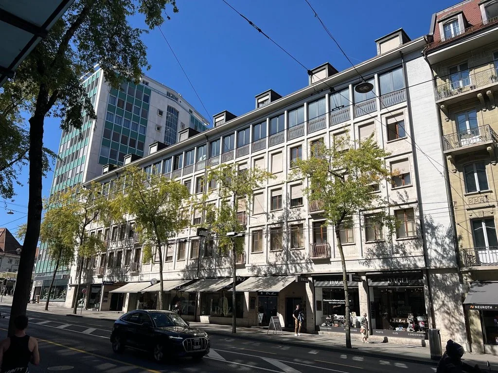 Verkaufsfläche von 149m2, ideal für Arztpraxis oder Büro