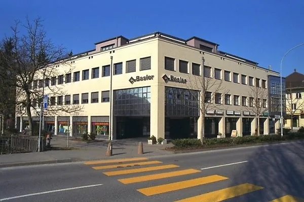 Einstellhallenplatz per sofort zu vermieten