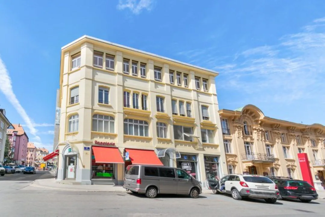 04739 - Lokal - Serre 66 - La Chaux-de-Fonds