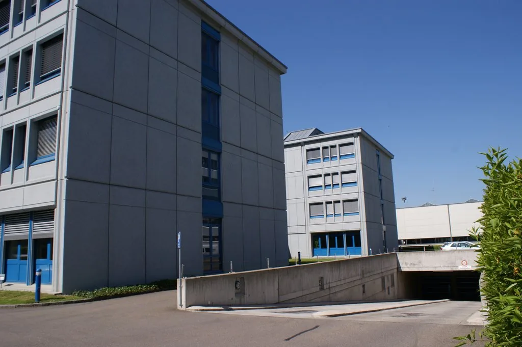 Tiefgaragenplätze an der Grüzefeldstrasse 41