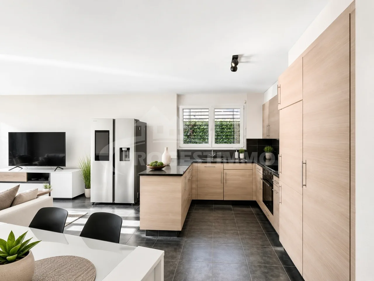 APPARTEMENT 4,5 ZIMMER VON AUSNAHME MIT BLICK AUF DIE ALPEN