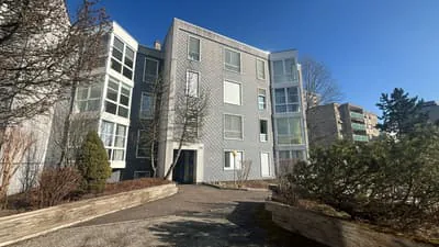 Ampio e Affascinante Appartamento di 2.5 Locali con Grande Balcone ! Primo Mese di Affitto Offerto !