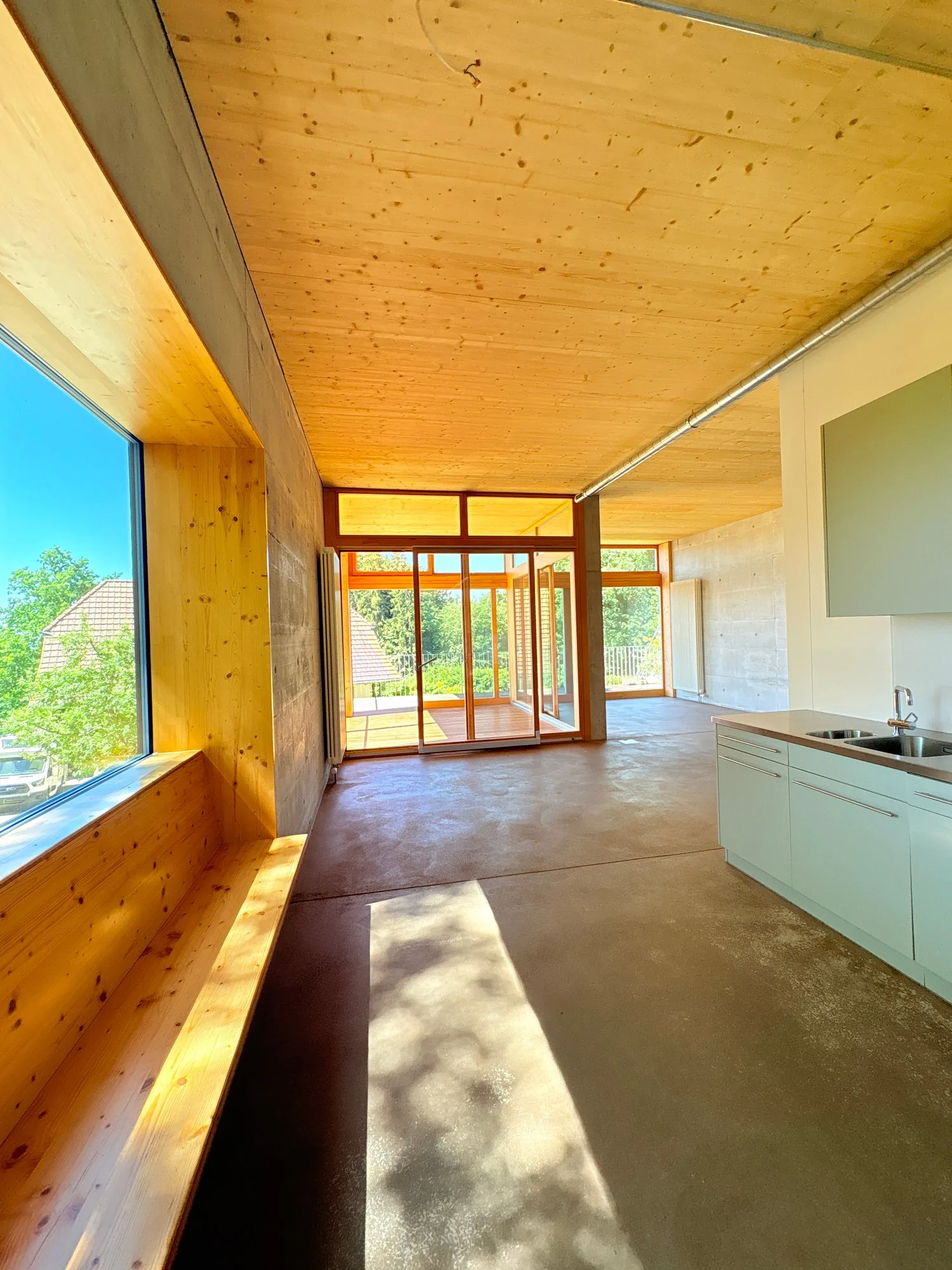 Véritable loft d'angle original (126m2) dans un emplacement surélevé près de Berne