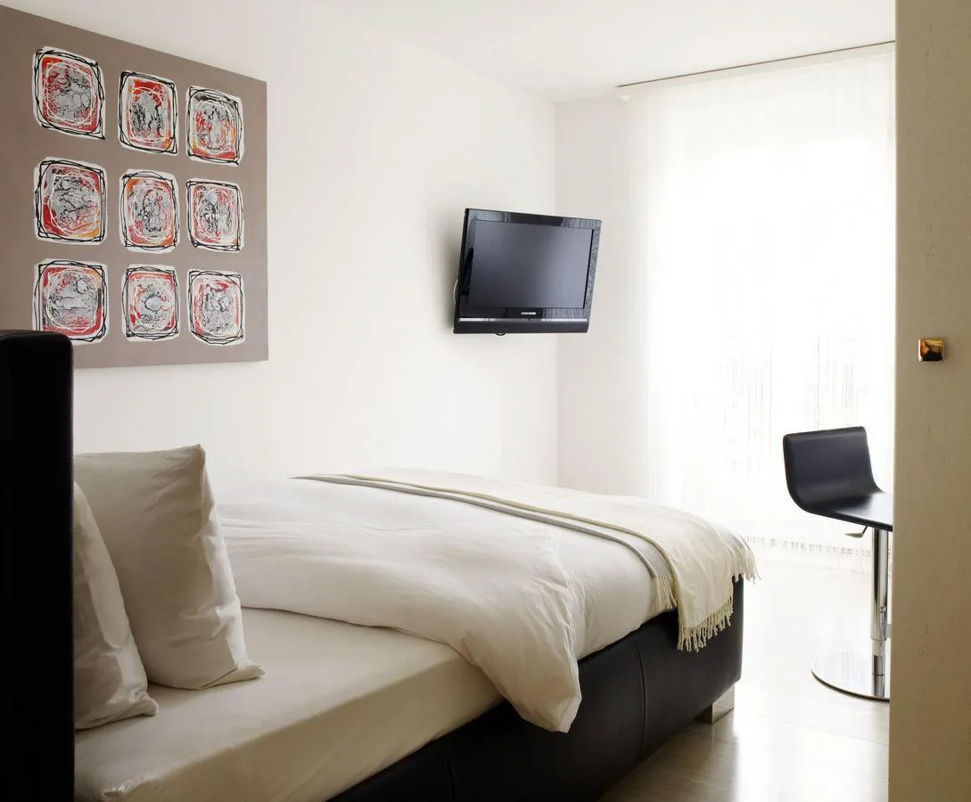 Studio Mini, Kitchenette - Serviced Apartment with Weekly Housekeeping Included