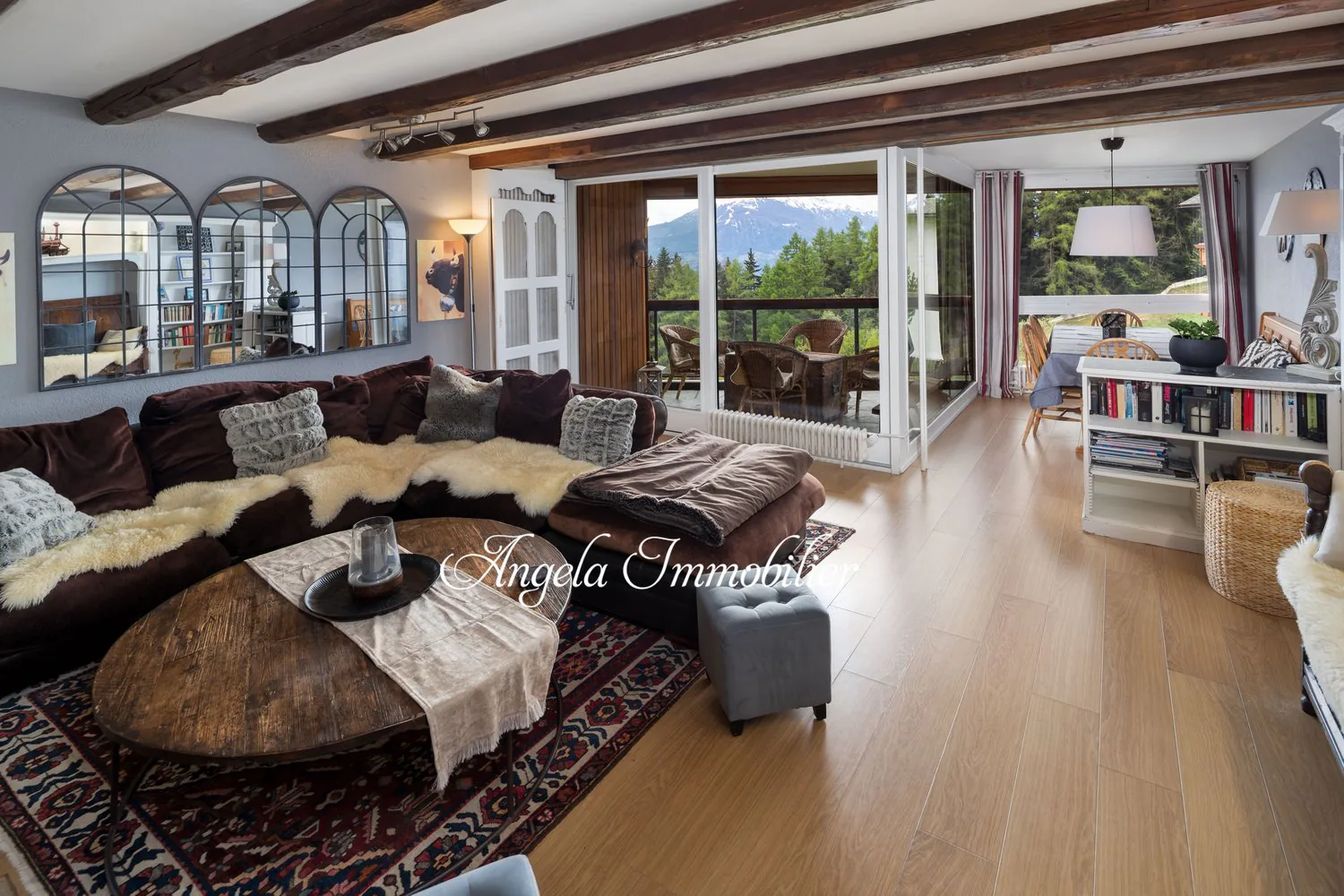 Geräumige 5-Zimmer-Wohnung mit atemberaubendem Alpenpanorama in Crans-Montana