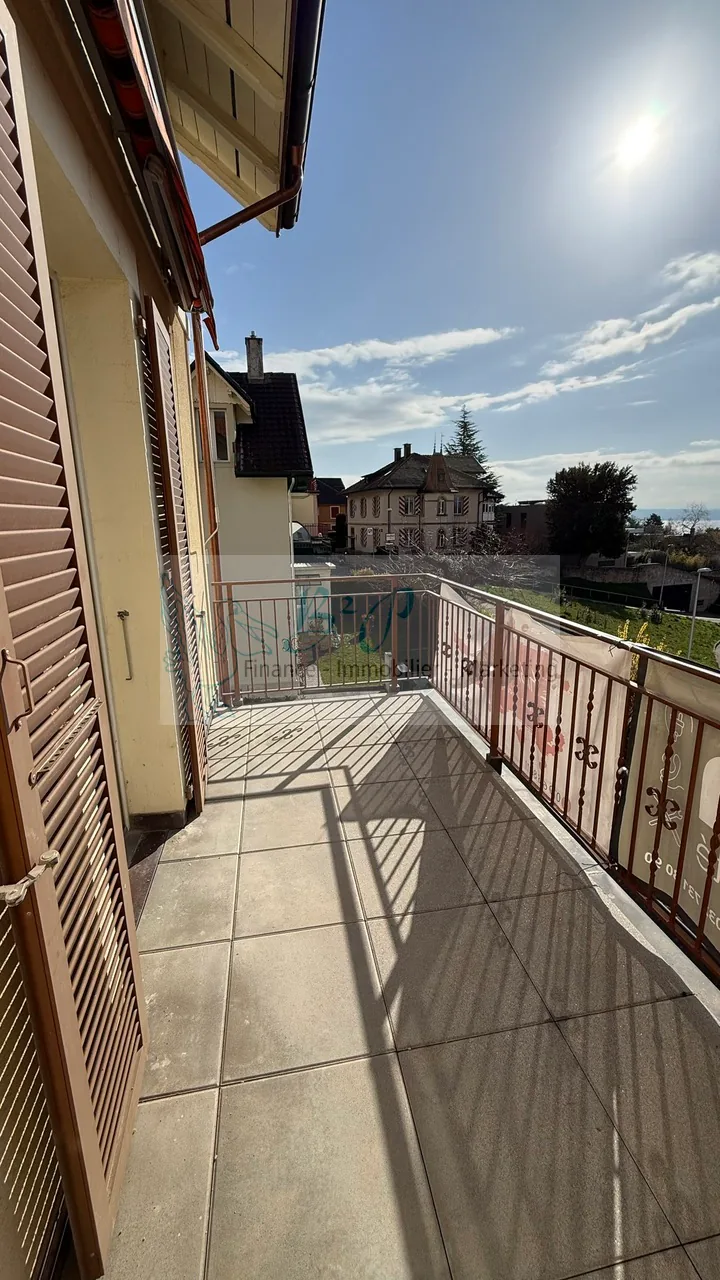 Appartement de 3.5 pièces avec vue sur le lac et les Alpes