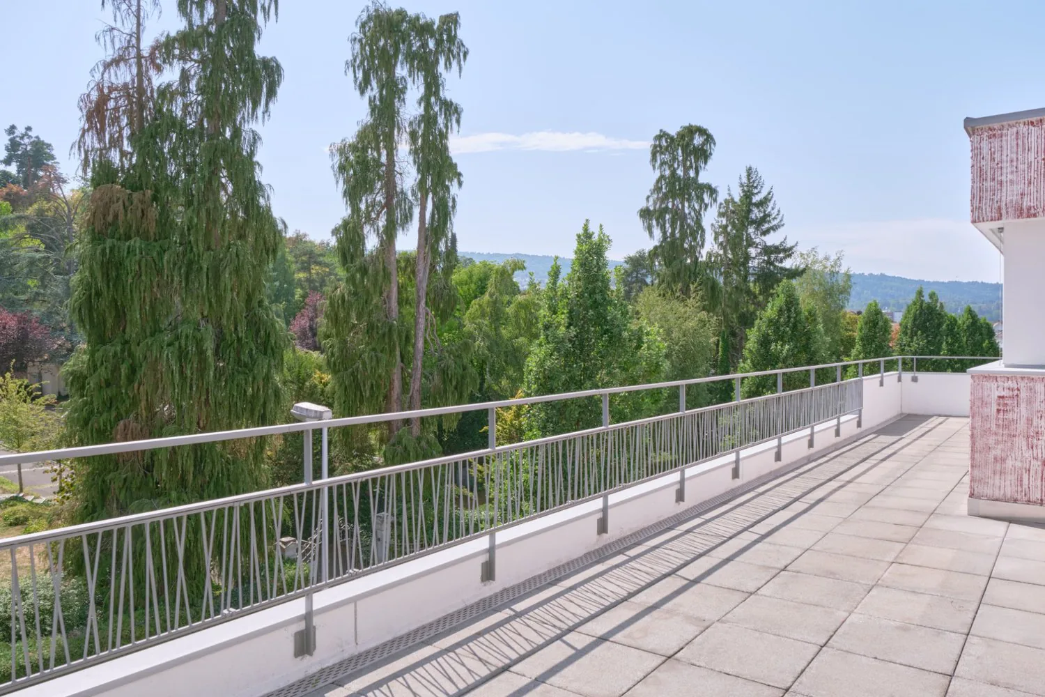 moderne Wohnung mit grosszügiger Dachterrasse
