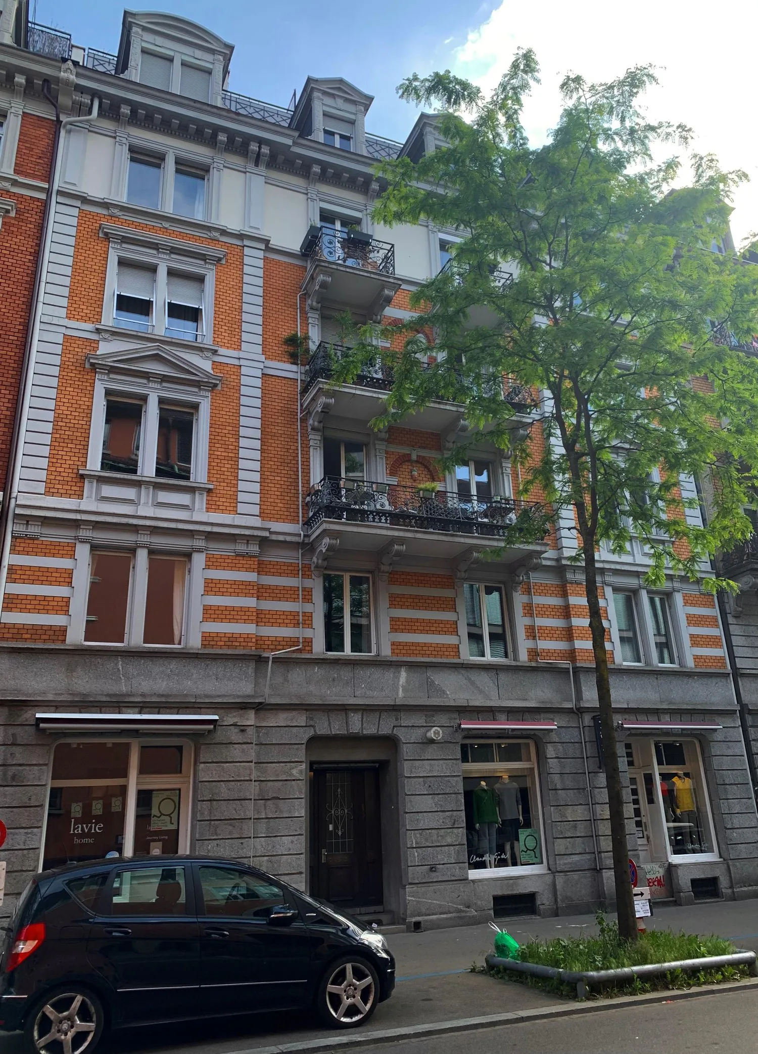 Charming 3.5 room maisonette apartment in Zurich