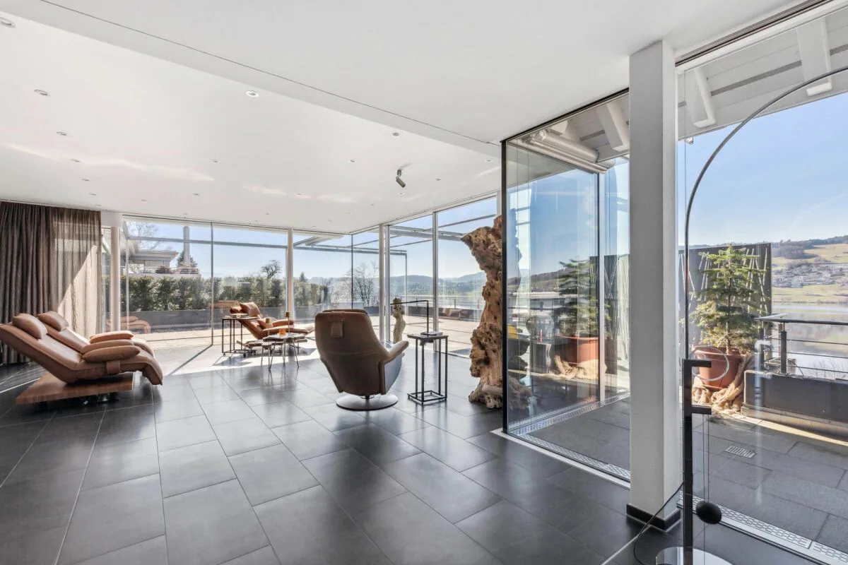 Exclusive Lakeside Residence in a Prime Location on Lake Hallwil
