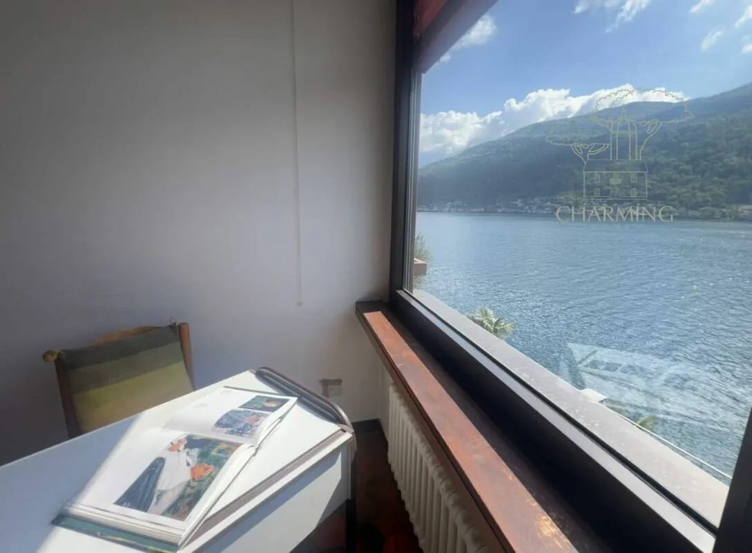 Seevilla mit Privatem Bootshaus in Morcote