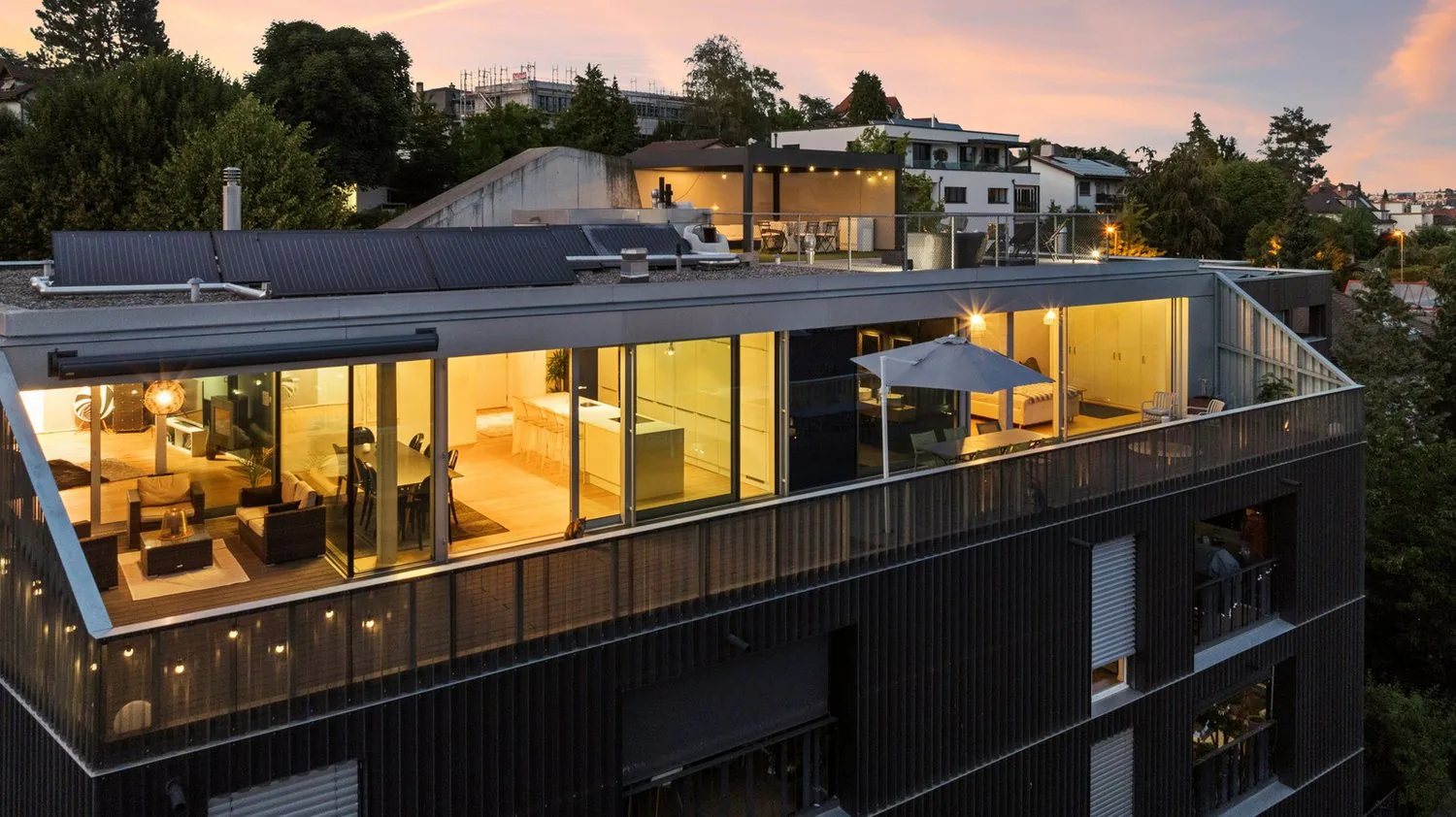 Attika von Ausnahme mit mehr als 220 m² gewichteten Flächen und privater Terrasse
