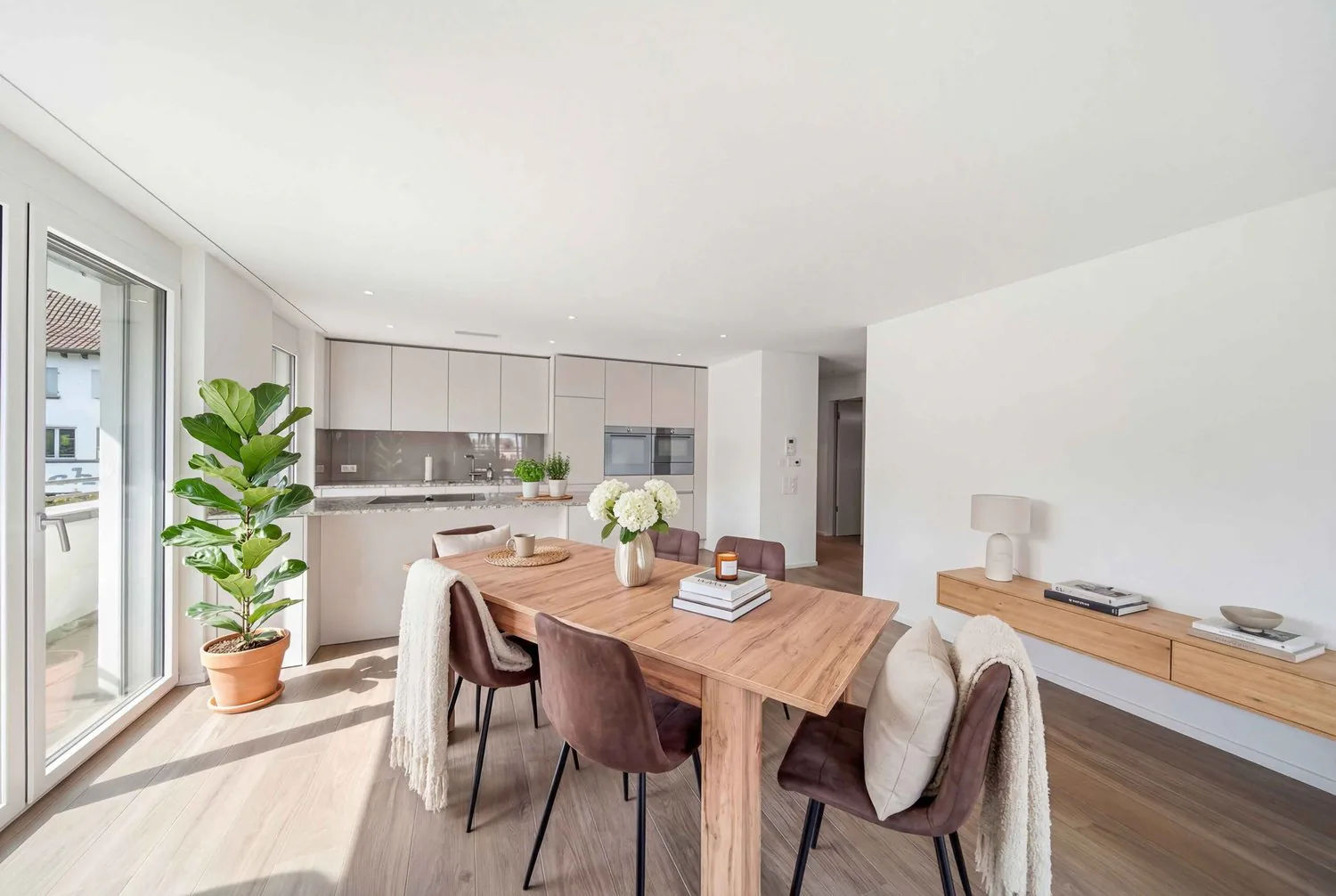 MODERNE 3.5-ZIMMER-EIGENTUMSWOHNUNG MIT BALKON UND MINERGIE-STANDARD
