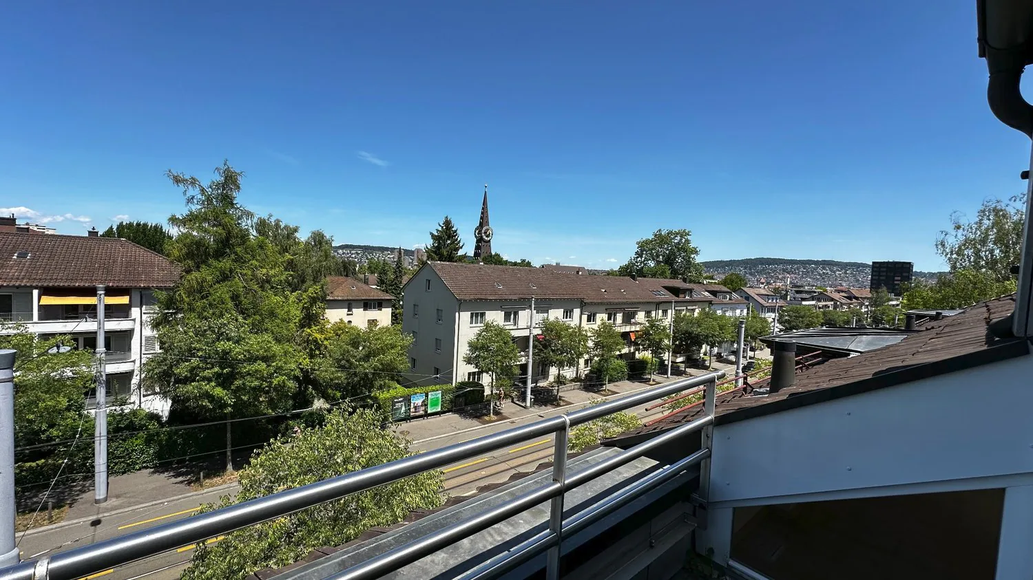 2.5-Zimmer-Dachwohnung im Loftstil zu vermieten