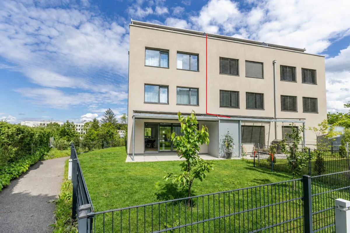 Modern 7.5-room corner row house