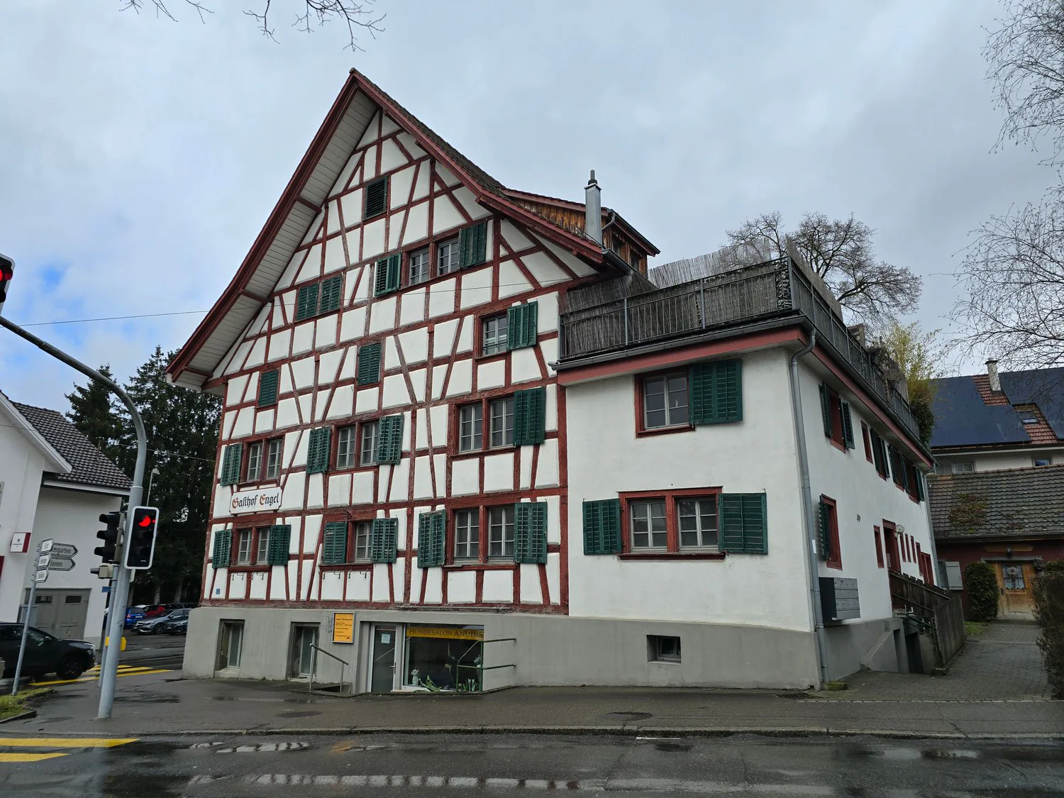 Charmante 7.5-Zimmer-Wohnung in historischem Gebäude in Ottenbach