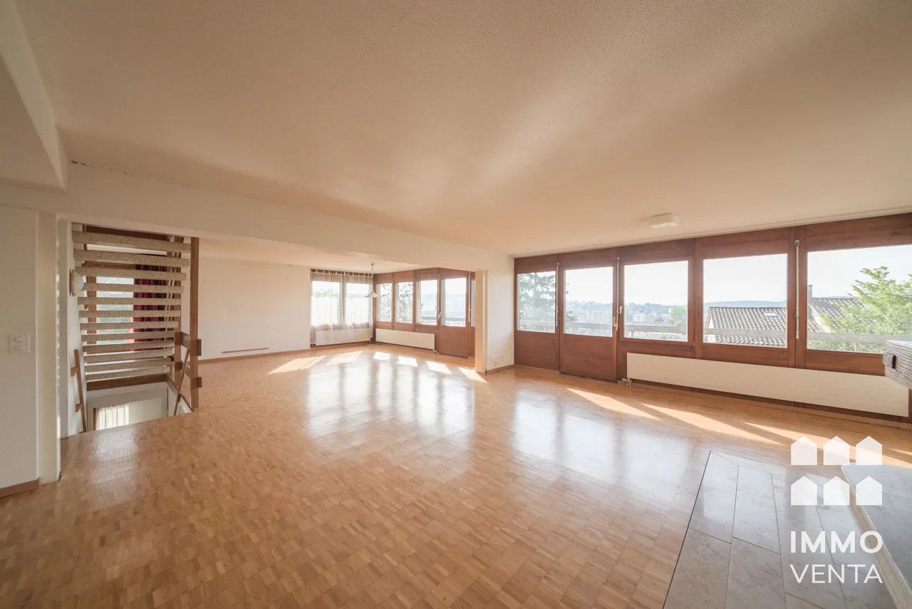Casa con terrazza sul tetto con vista su Biel - Casa unifamiliare con opzione per casa semidetached