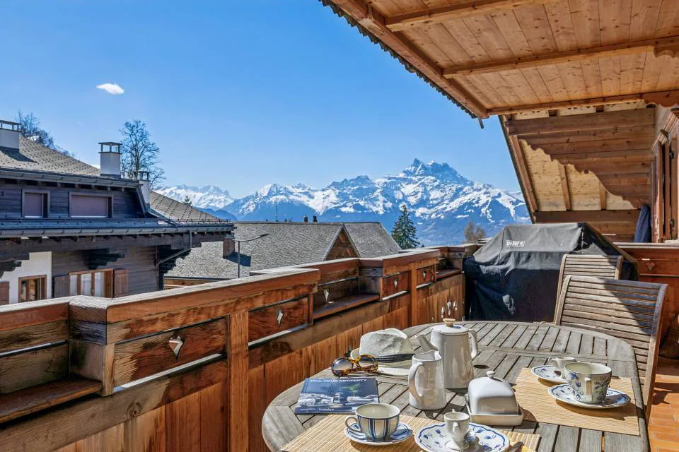 Villars, emplacement privilégié 3,5p avec cachet, grand balcon, belle