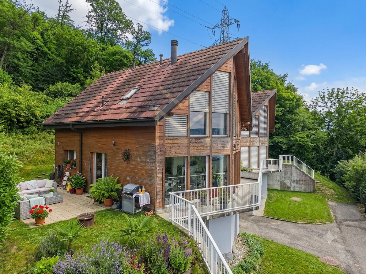 Villa mit Panoramablick - Eine Oase der Ruhe