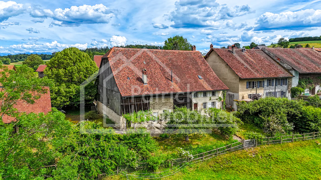 Ferme rénovée de caractère avec fort potentiel constructif