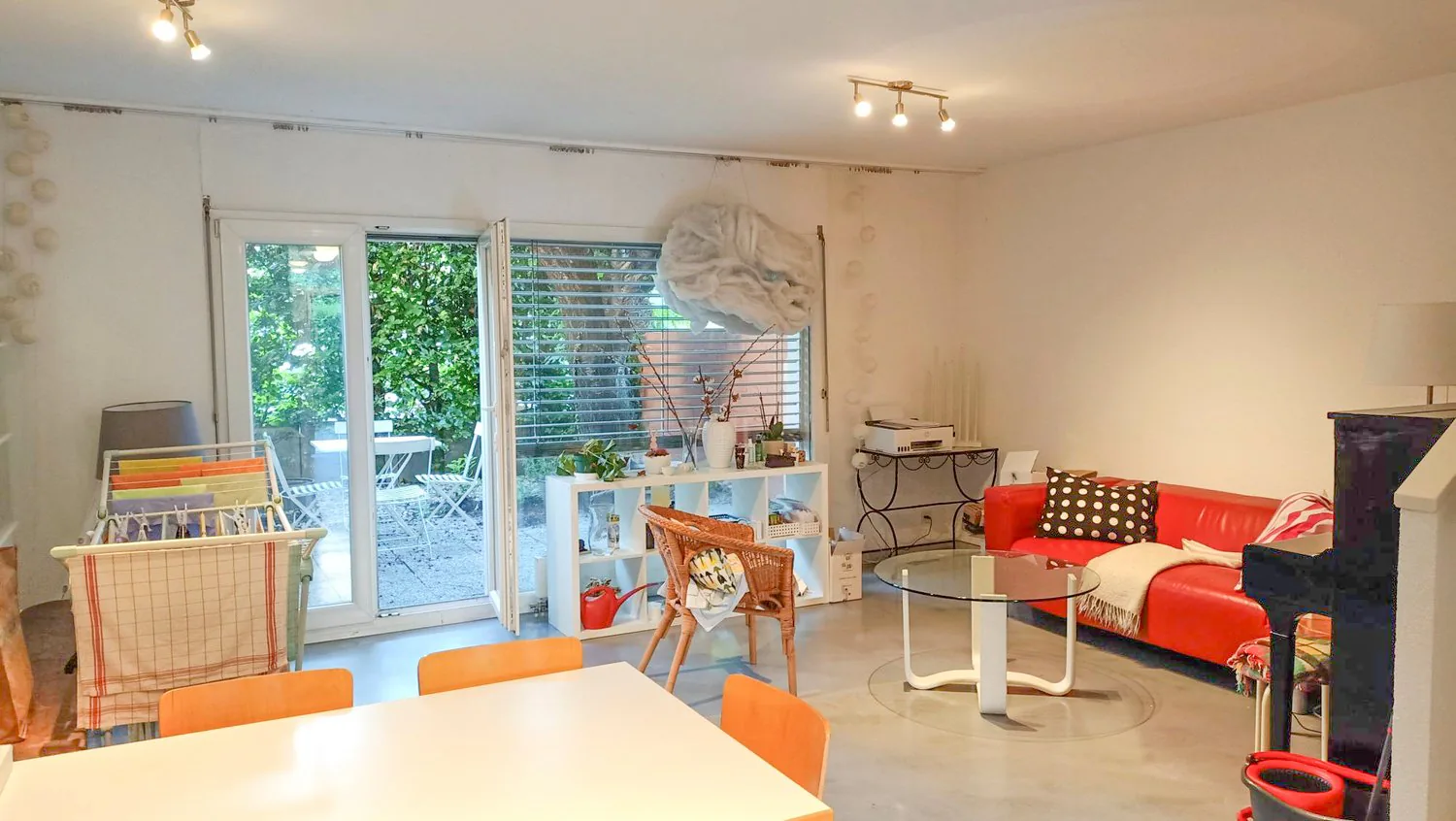 Sympathique villa mitoyenne avec 2 terrasses est et ouest et jardin