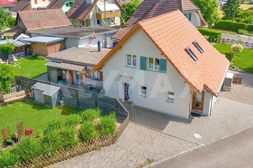 Spacieuse maison unifamiliale 5,5 pièces dans un quartier familial