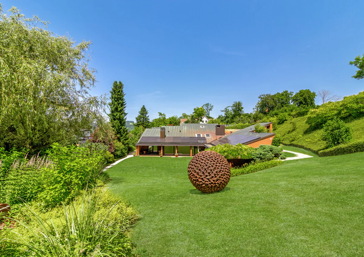 Villa con giardino da sogno e molta privacy