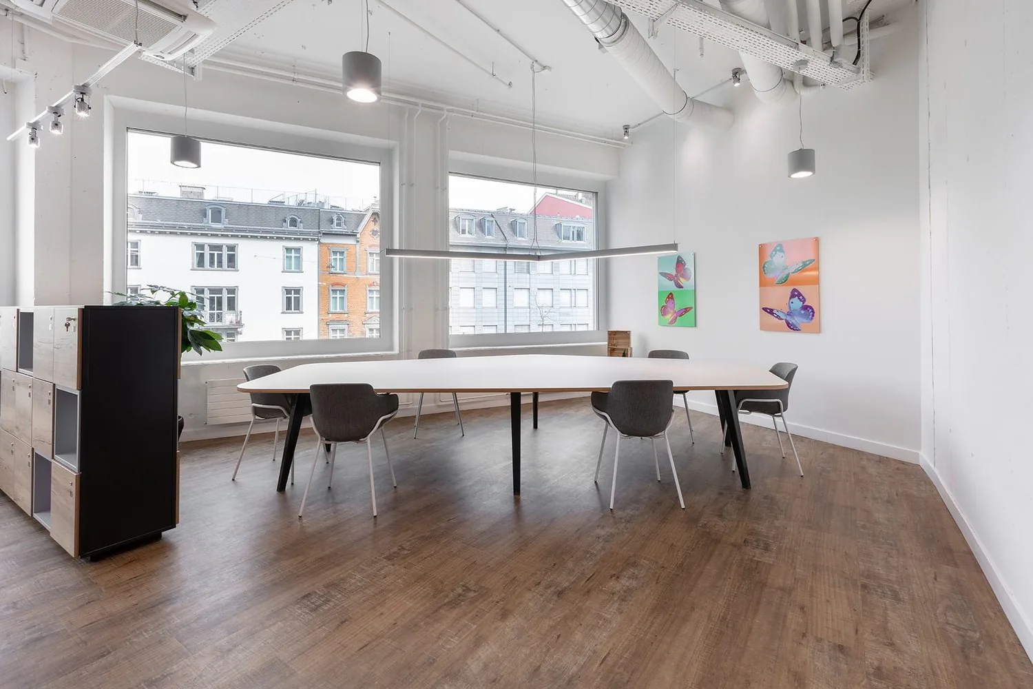 Spazio ufficio privato per 4 in Regus Main Station