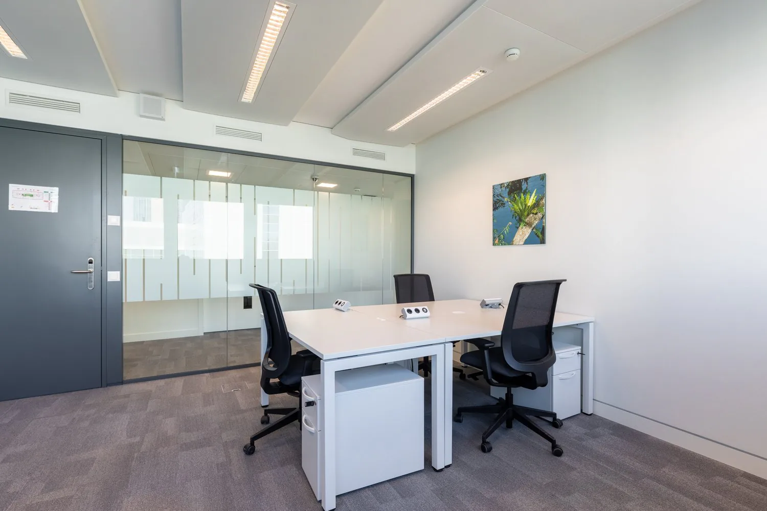 Büro für 3 Personen bei Regus Nations