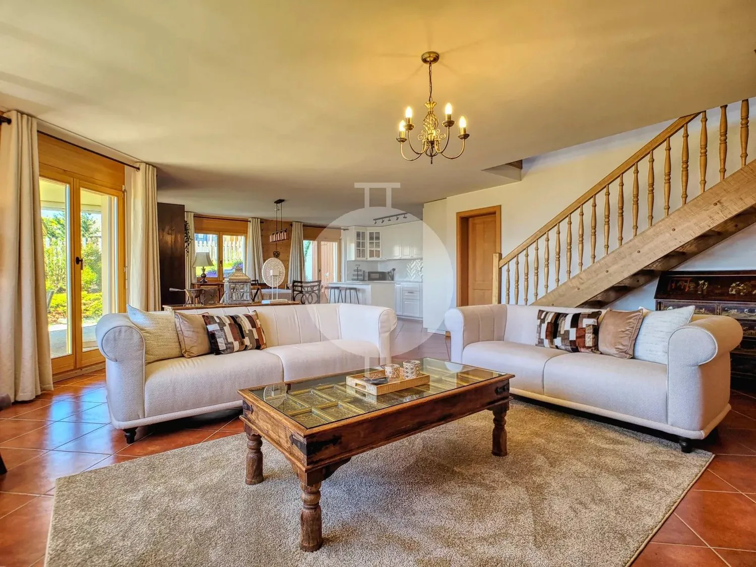 Magnificent 5.5-room apartment with large garden and panoramic view of the mountains