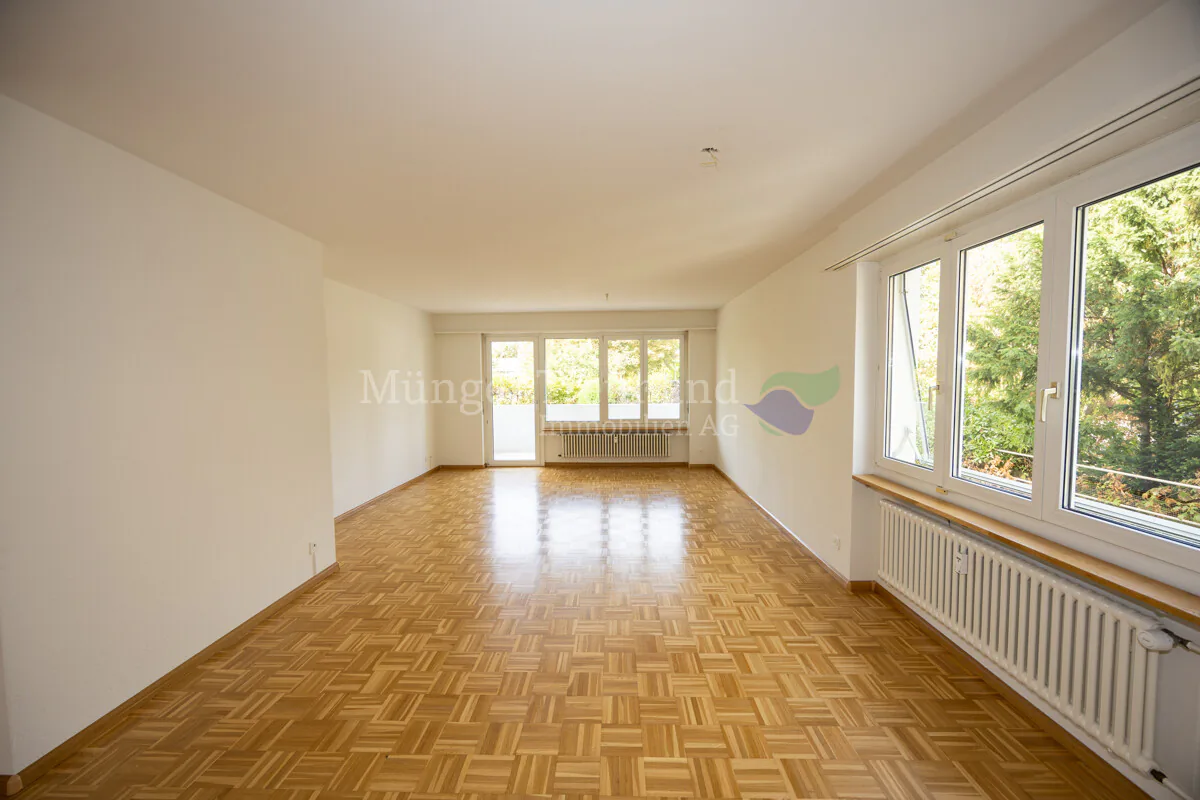 Familienfreundliche Wohnung, beste Lage, ruhig, mit Einstellhallenplat