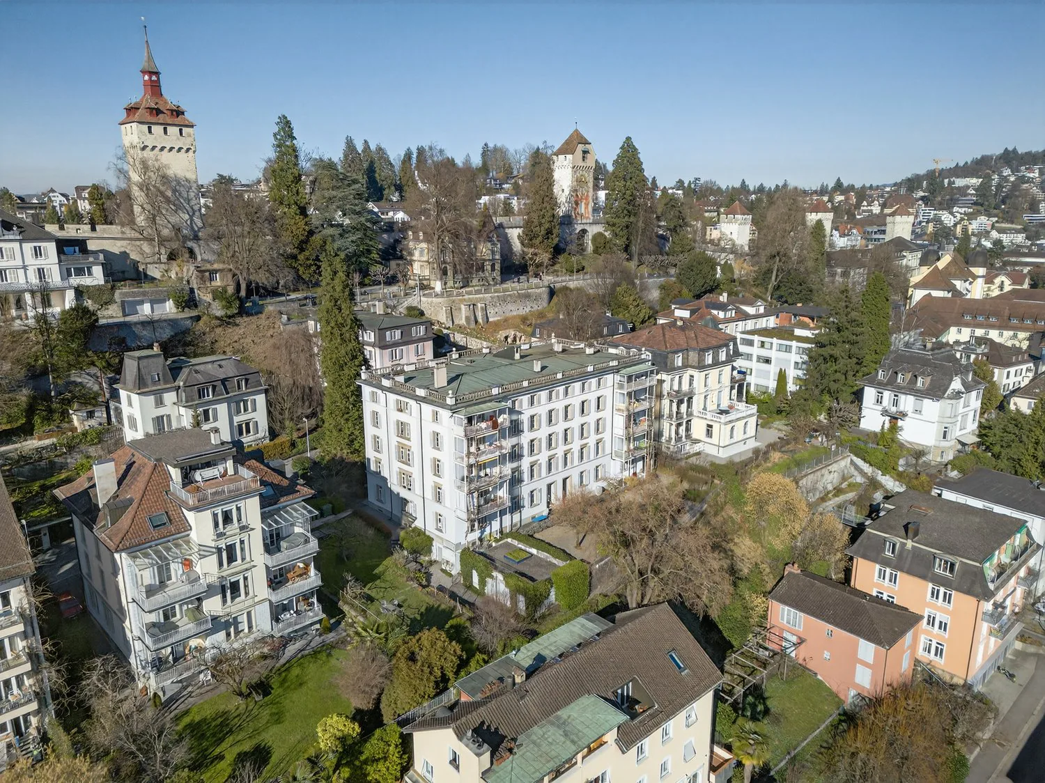 Panoramic View & Generosity: 7 Room Apartment in the Heart of Lucerne City