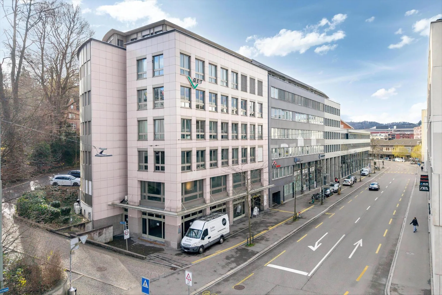 Expanded office space directly at Winterthur train station!