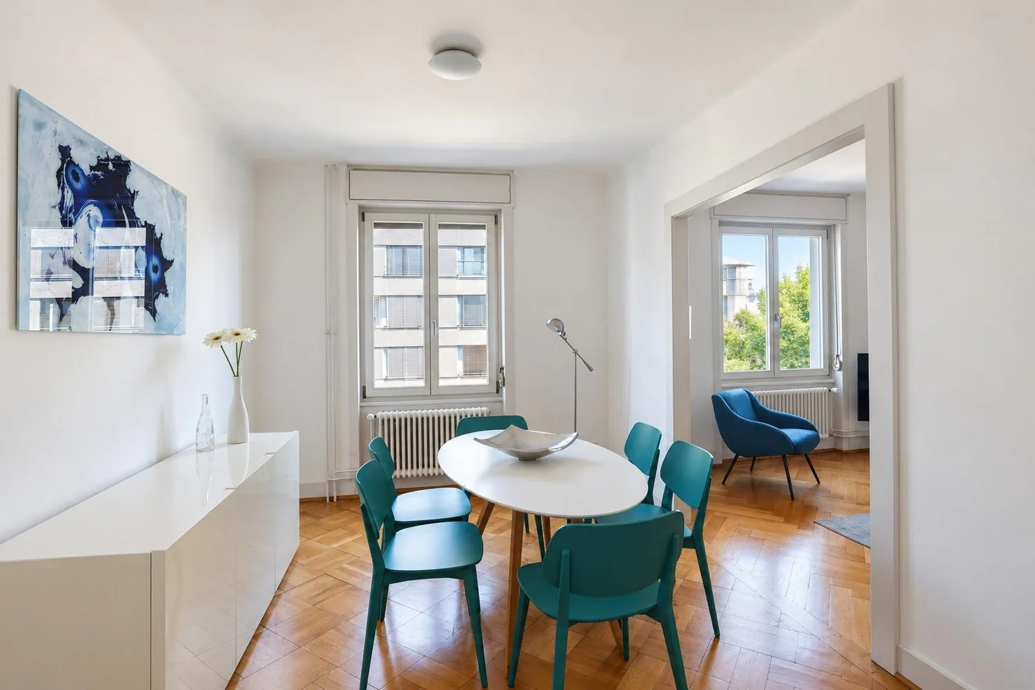 Stilvolle möblierte 4-Zimmerwohnung mit Balkon