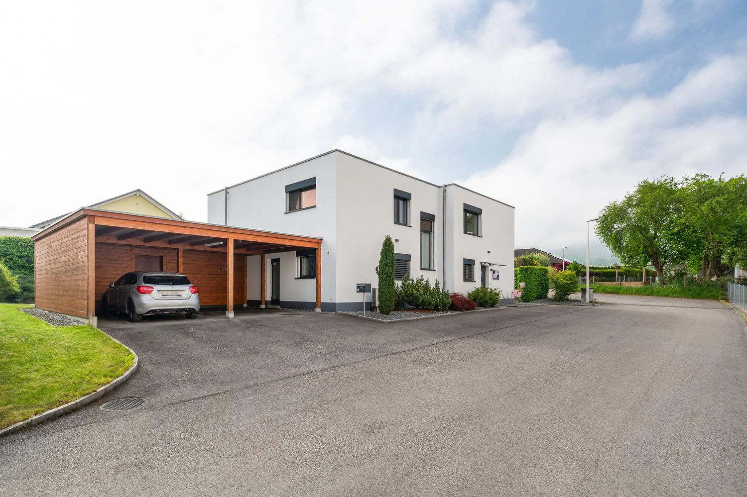 Ampia casa unifamiliare di 6.5 locali a Courgenay con spazio professionale indipendente