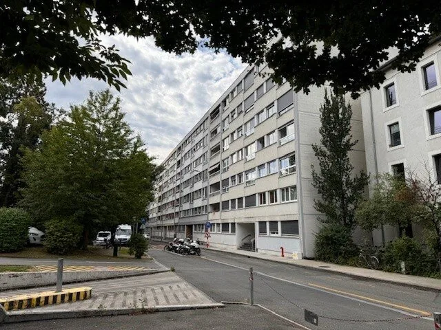 Cherchez-vous un parking semi couvert ?