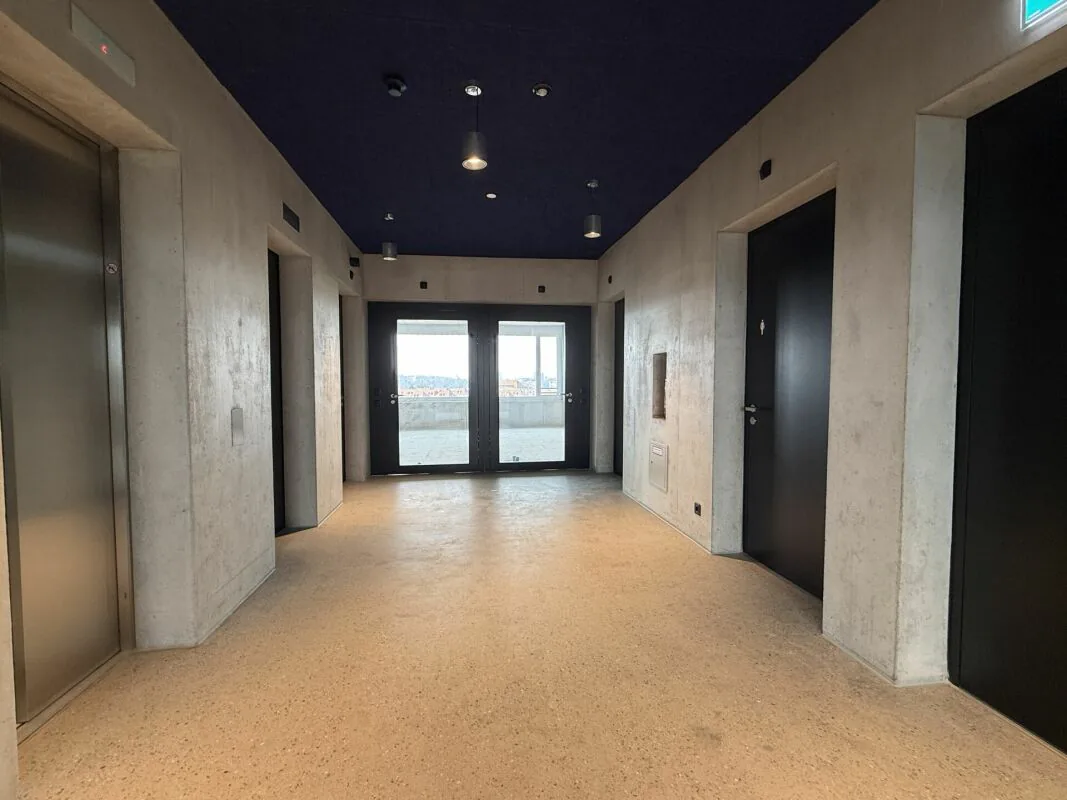 Büro mit ca. 780 m2 in Neubau