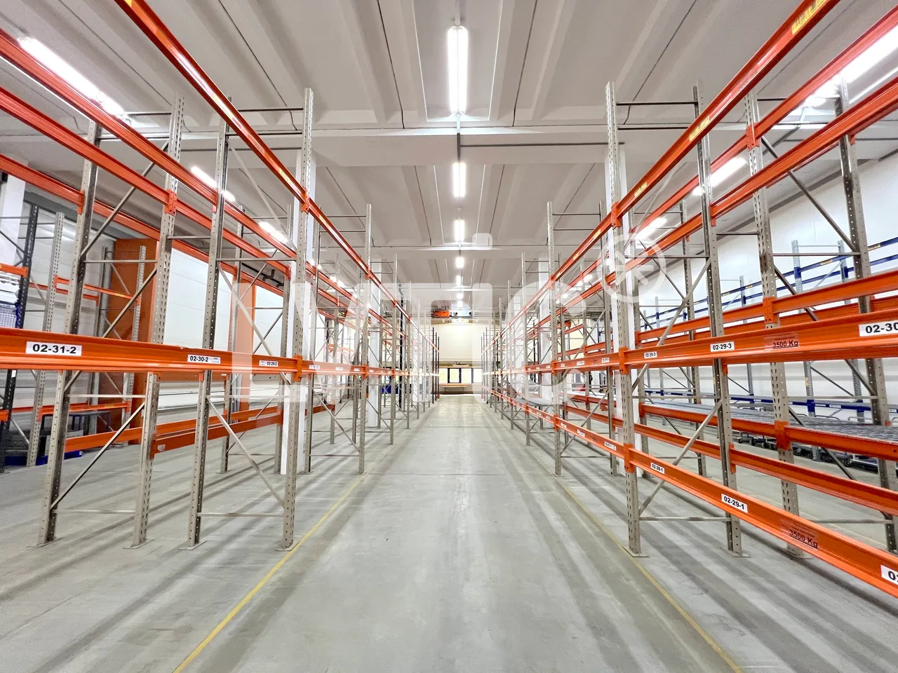 Industriestandort von 5500 m2, aufteilbar, zur Miete in der Nähe von Nyon