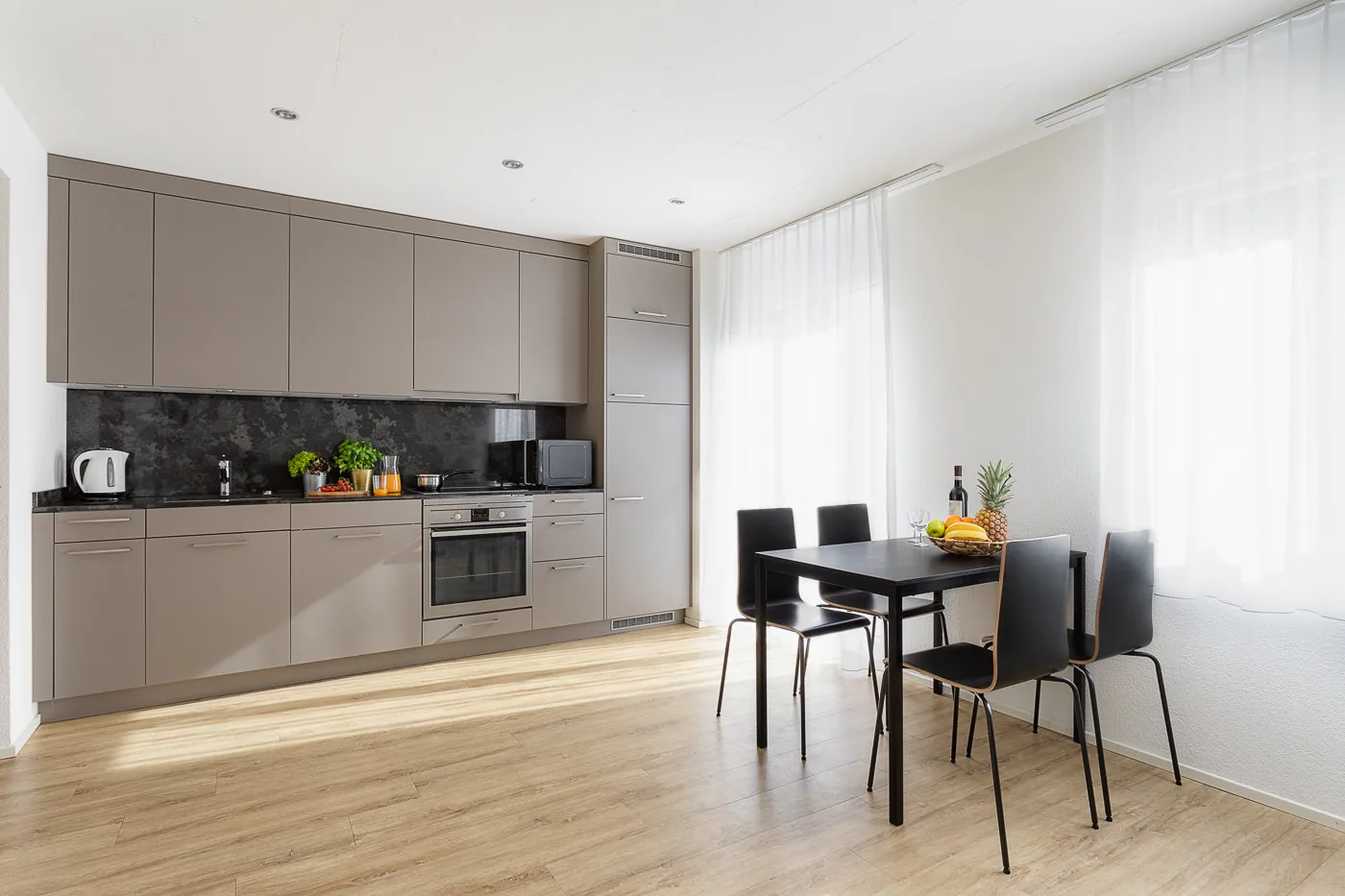 Modernes Apartment mit 2 Schlafzimmern in Wiedikon