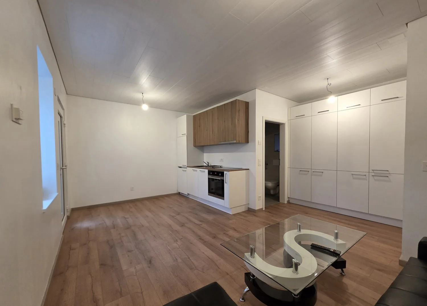 Studio moderne rénové à Haute-Sorne – disponible immédiatement