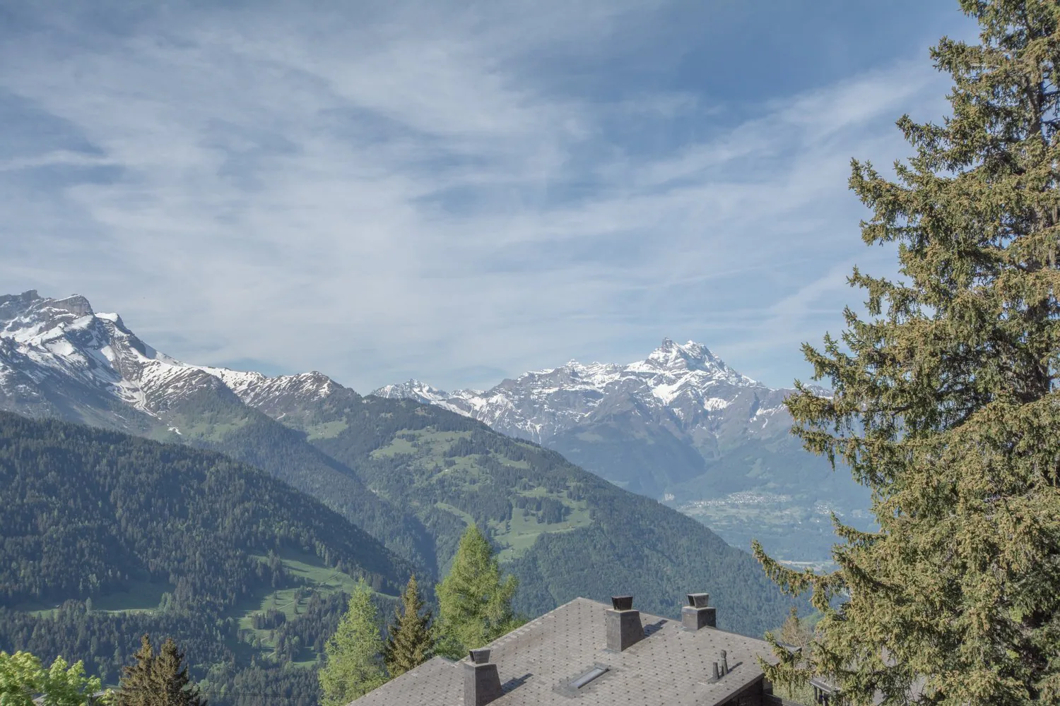 5.5-room chalet ideally located on the slopes in Gryon